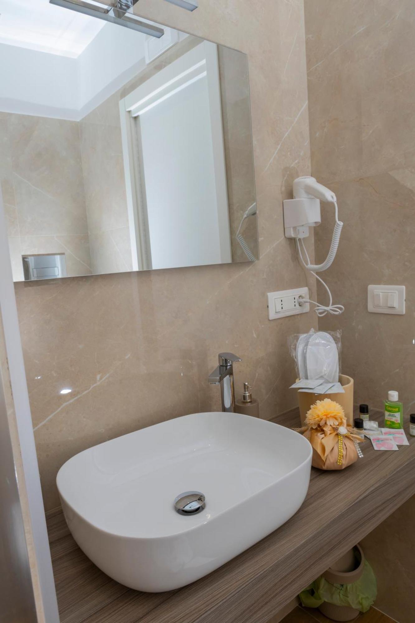 Alleria Rooms نابولي المظهر الخارجي الصورة