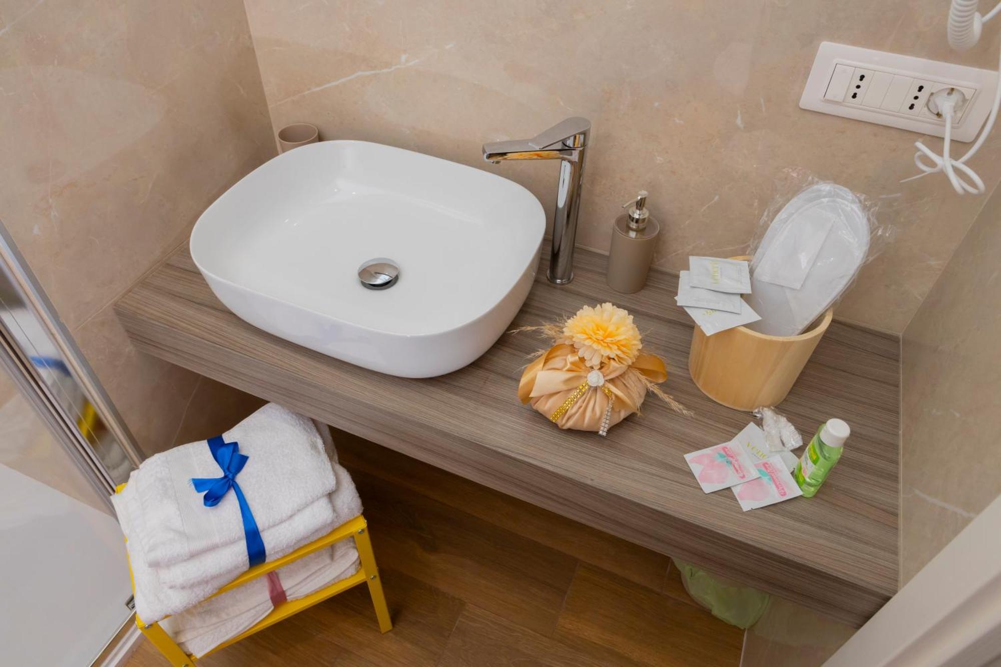 Alleria Rooms نابولي المظهر الخارجي الصورة