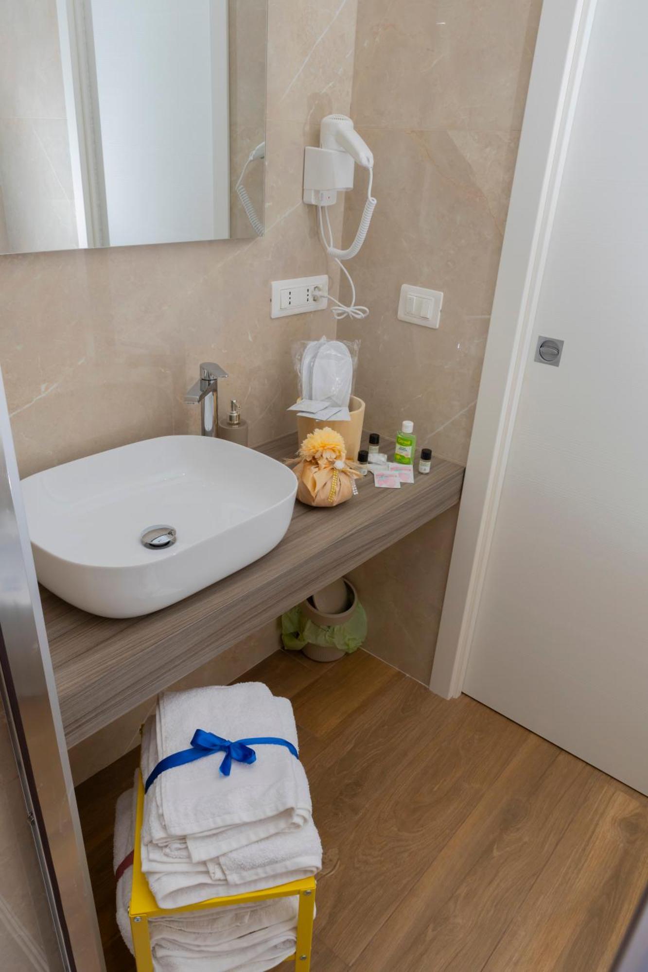 Alleria Rooms نابولي المظهر الخارجي الصورة