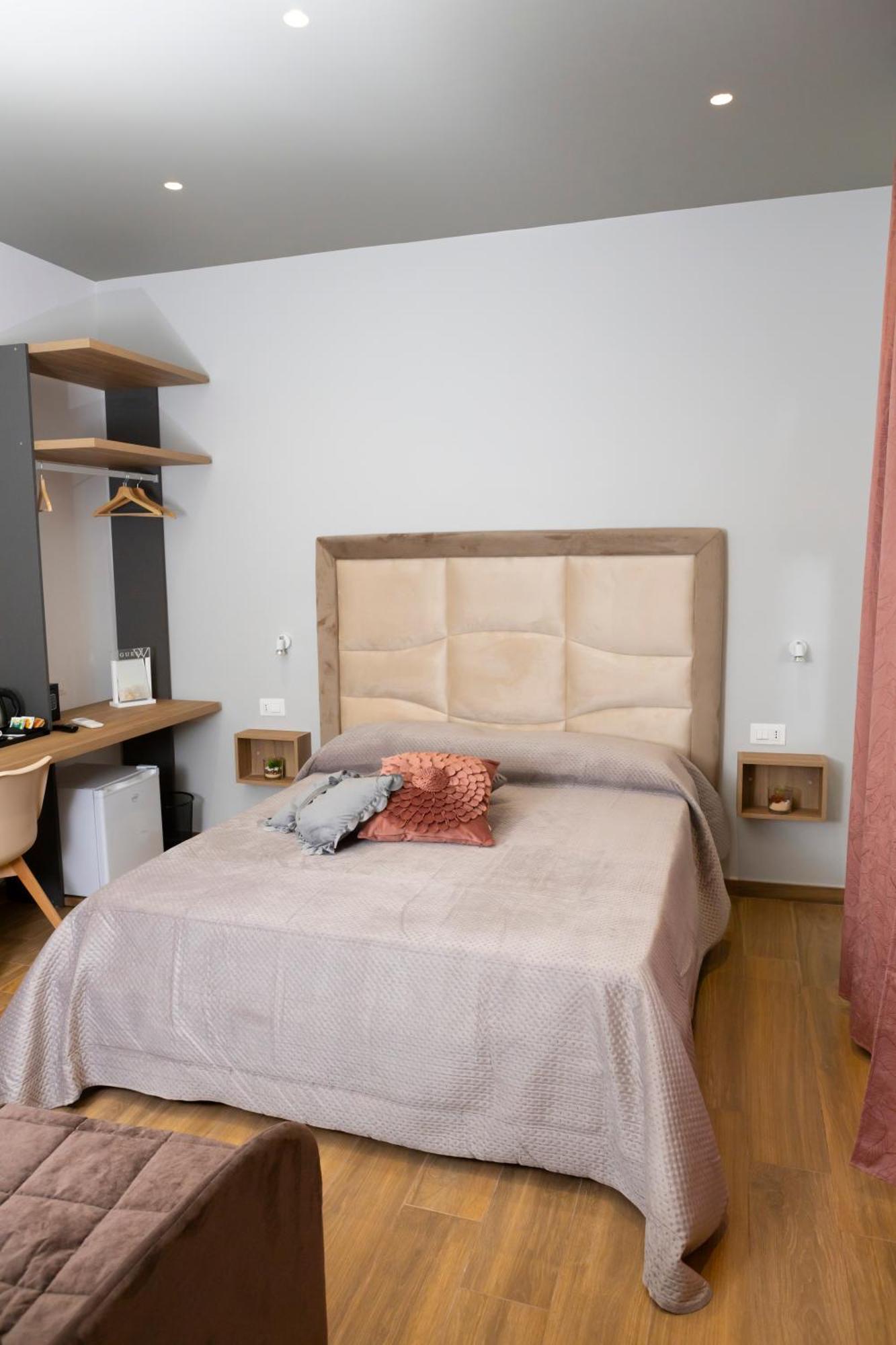 Alleria Rooms نابولي المظهر الخارجي الصورة